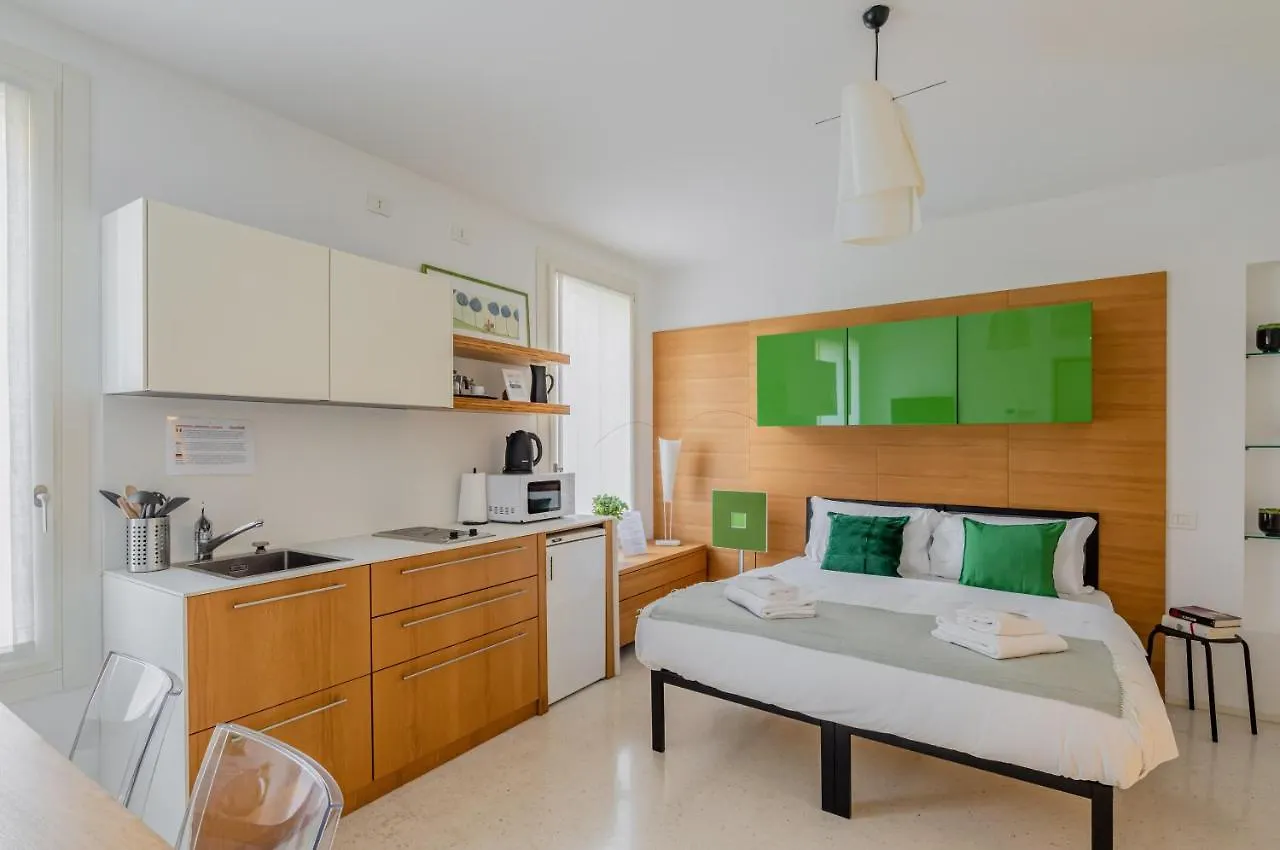 Hospital Giustinianeo & University - Cozy Studio! location